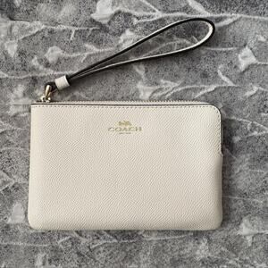 Coach Corner Zip Crossgrain Leather White Wristlet NWT F58032
